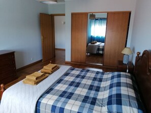 2 chambres, bureau, fer et planche à repasser, Wi-Fi