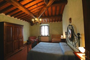 7 habitaciones, tabla de planchar con plancha y wifi gratis 
