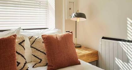 Host & Stay | West Cliff View