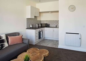 TV, offices - Host & Stay | West Cliff View (Whitby)