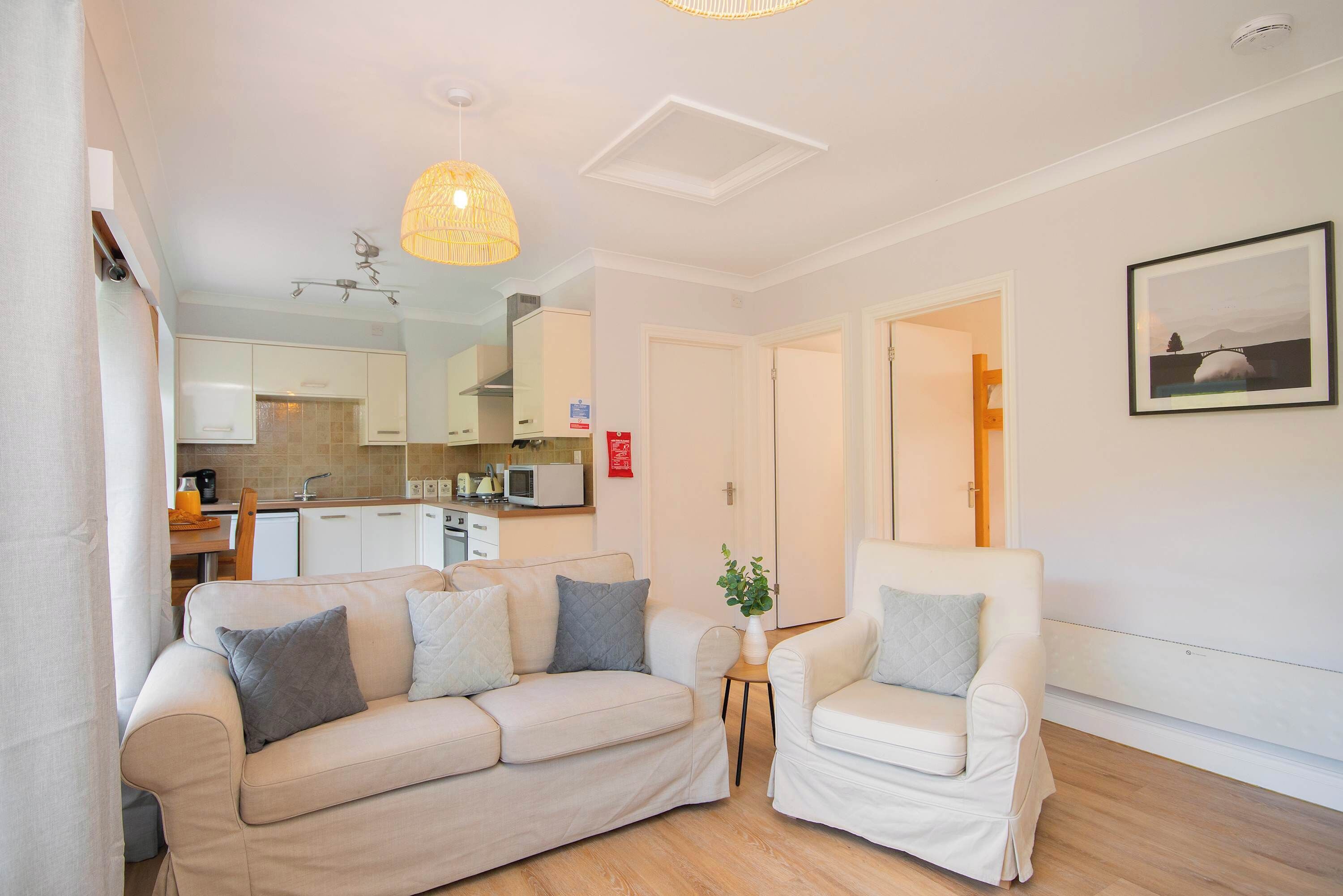 Téléviseur à écran plat, bureau