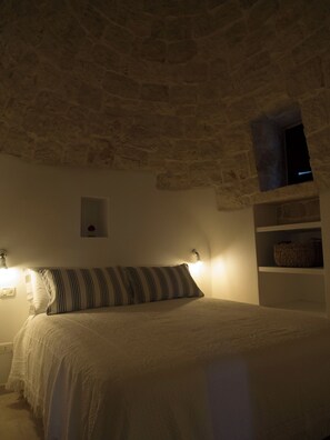1 bedroom, in-room safe, desk, free WiFi