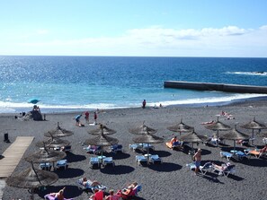 Beach nearby - Arco Iris on the sea with pool (Callao Salvaje)