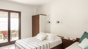 6 Schlafzimmer, Schreibtisch, Bügeleisen/Bügelbrett, WLAN