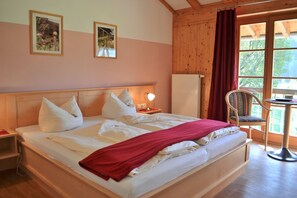 1 habitación, tabla de planchar con plancha, internet y ropa de cama 
