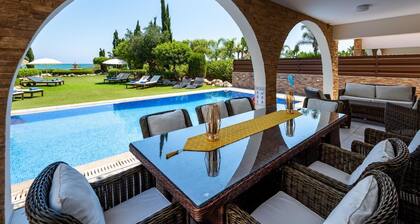 Villa Oceanus H3 by Ezoria Villas