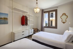 2 bedrooms, iron/ironing board, free WiFi, bed sheets - Casa al Lago With Pool And Lake View (Torri del Benaco)