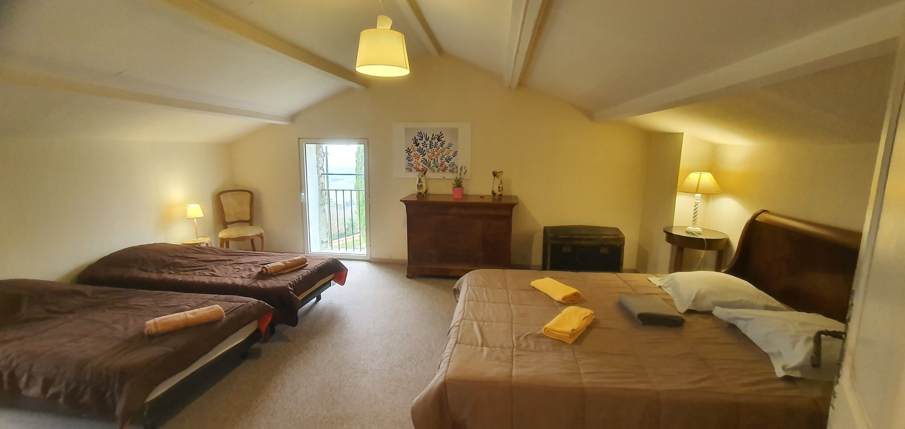 7 bedrooms, iron/ironing board, WiFi, bed sheets