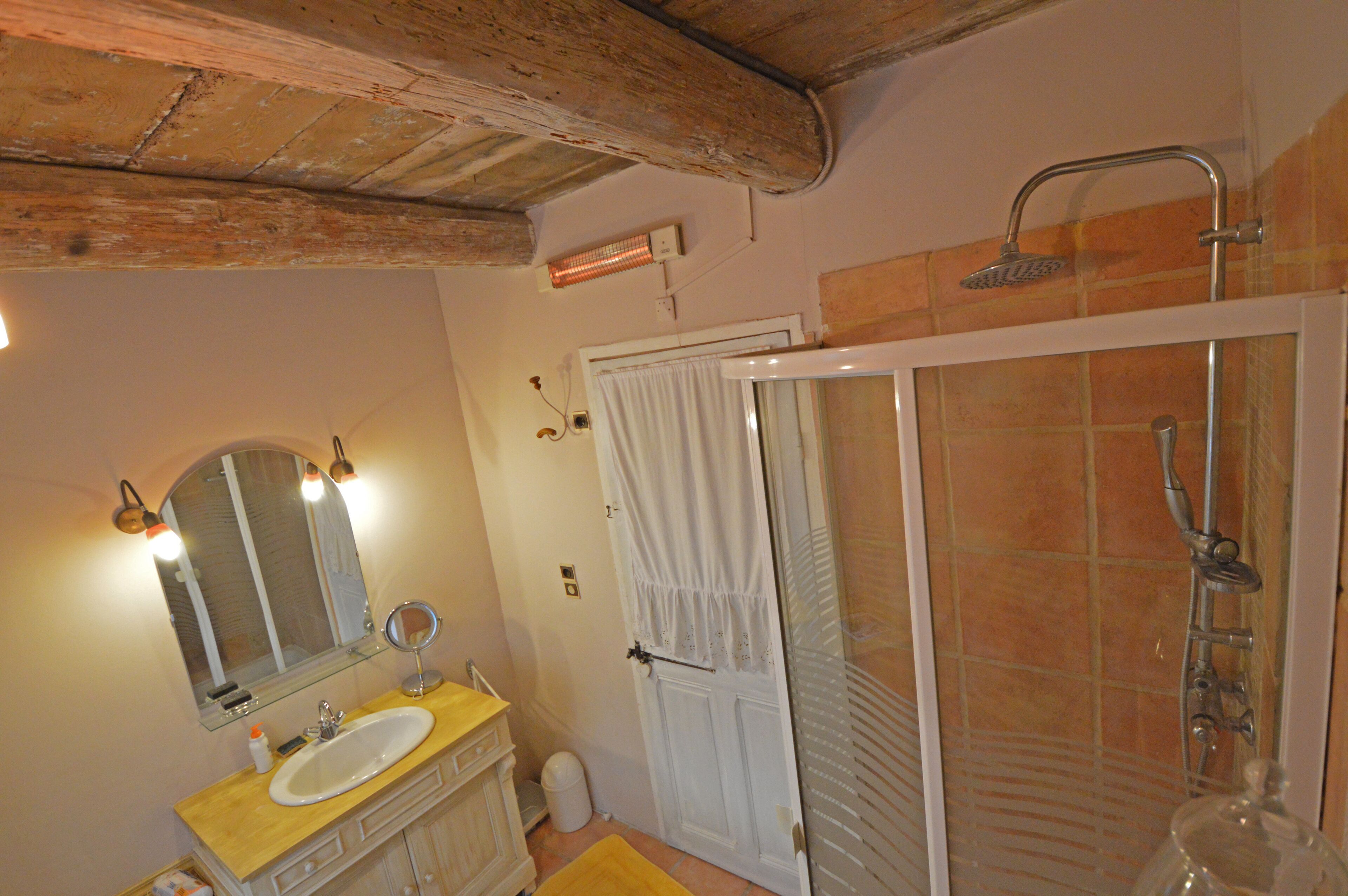 Combined shower/tub, hair dryer, towels, soap