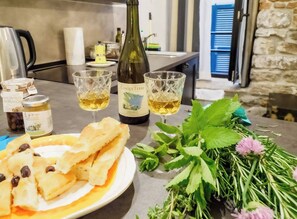 Food and drink - Camaella Luxury Studio with AC (Vernazza)