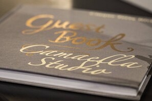 Unclassified image, 5 of 22, button