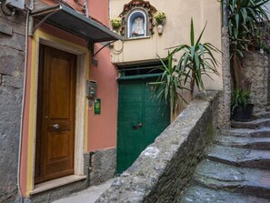 Exterior detail - Camaella Luxury Studio with AC (Vernazza)