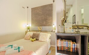 Bed with bookshelf
