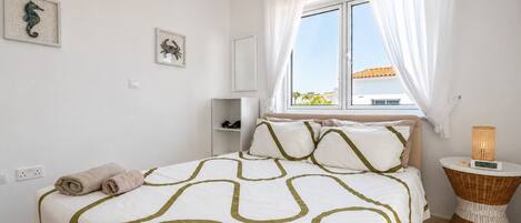 2 bedrooms, iron/ironing board, WiFi (free), bed sheets