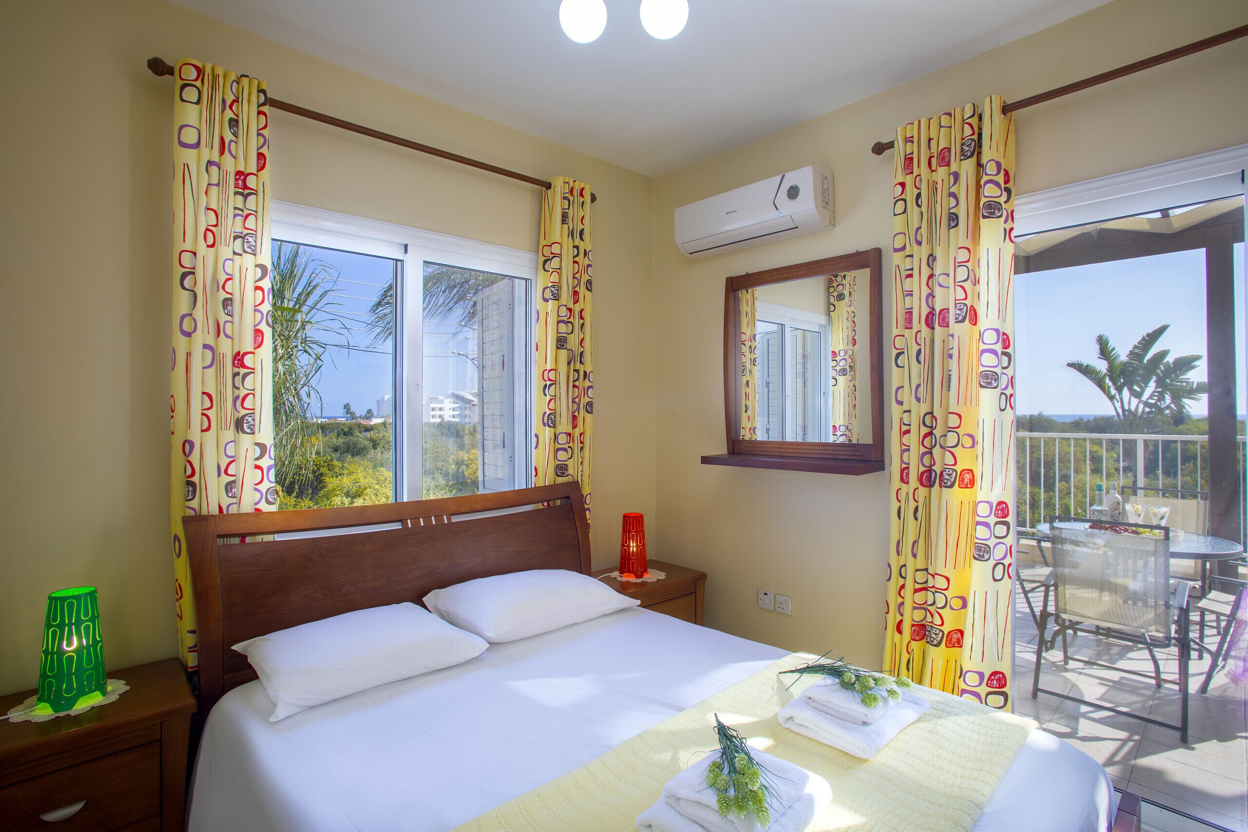 2 bedrooms, in-room safe, iron/ironing board, free WiFi