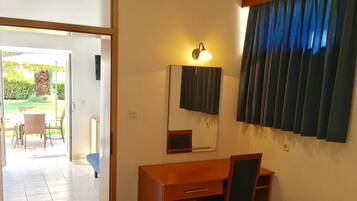 1 bedroom, internet, bed sheets