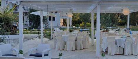 Espace banquet en plein air