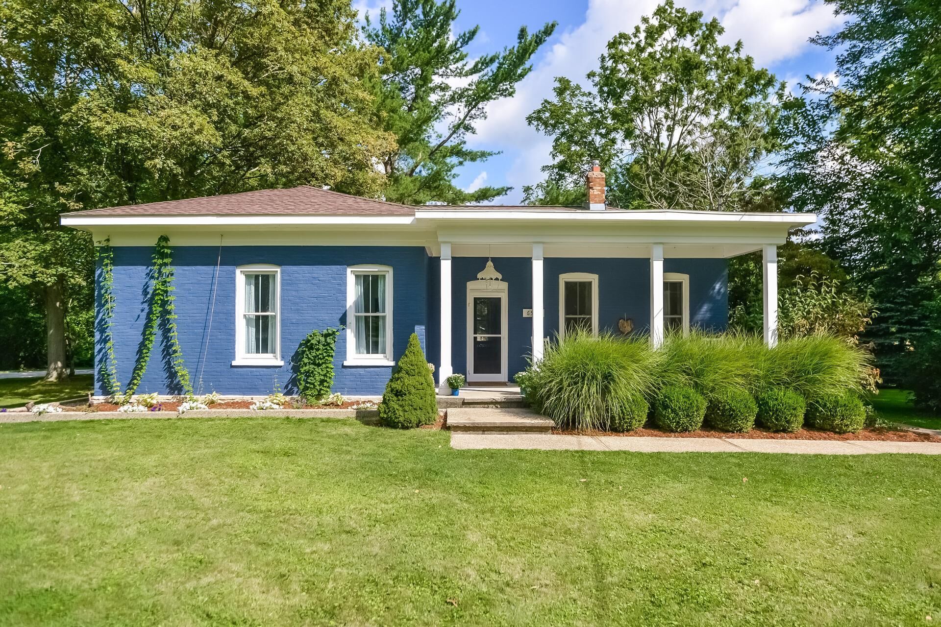 Blue Whale - Three Bedroom House, Sleeps 7