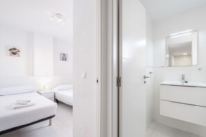 2 chambres, fer et planche Ă repasser, Wi-Fi gratuit, draps fournis