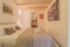 1 chambre, fer et planche à repasser, Wi-Fi gratuit, draps fournis