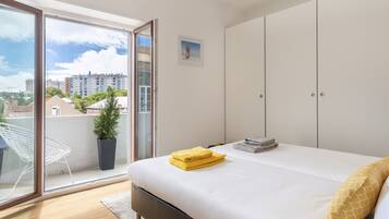 4 bedrooms, in-room safe, iron/ironing board, travel cot