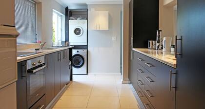 Cottage moderne dans la haute Constantia