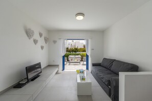 TV - Protaras Fig Tree Bay Villa Stef (Protaras)