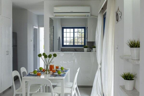 Dining - Protaras Fig Tree Bay Villa Stef (Protaras)