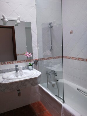 Bathroom - Hotelito El Campo (Yaiza)