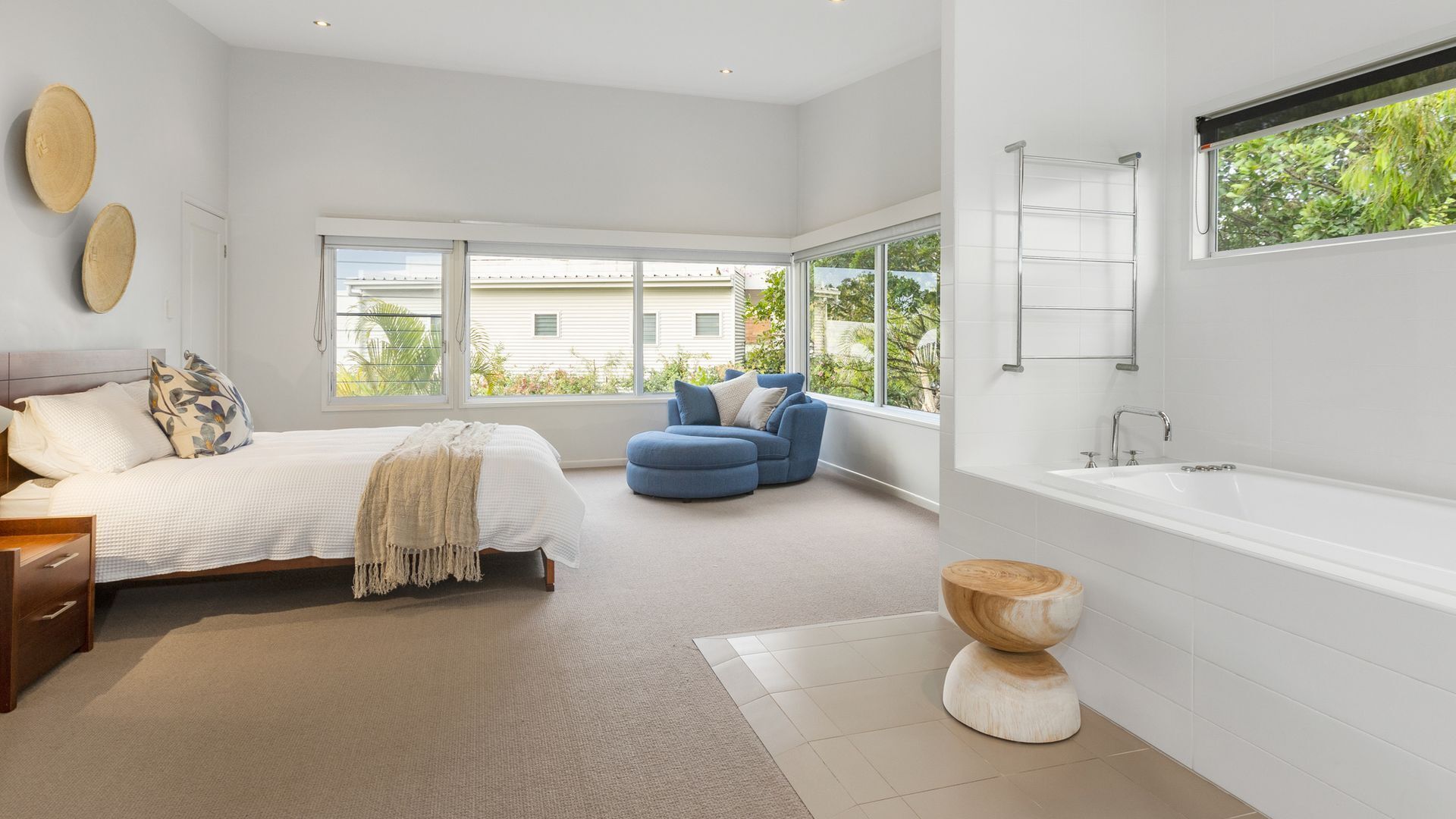 4 bedrooms, WiFi, bed sheets