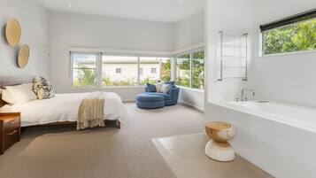 4 bedrooms, WiFi, bed sheets