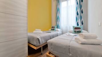 2 chambres, fer et planche Ă repasser, Wi-Fi, draps fournis