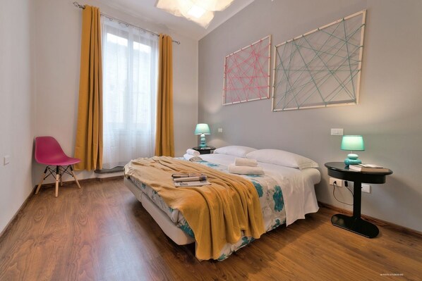 2 bedrooms, iron/ironing board, WiFi, bed sheets