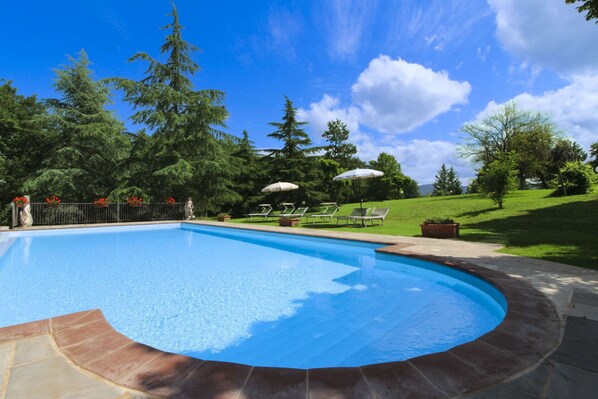 House, Home, Estate, Cottage, Lawn, Garden, Landscaping, Farmhouse, Hacienda, Yard