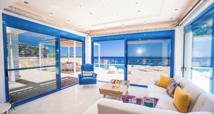 Villa Cyan - Three Bedroom Villa, Sleeps 6
