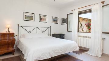 3 dormitorios, tabla de planchar con plancha, wifi gratis y ropa de cama