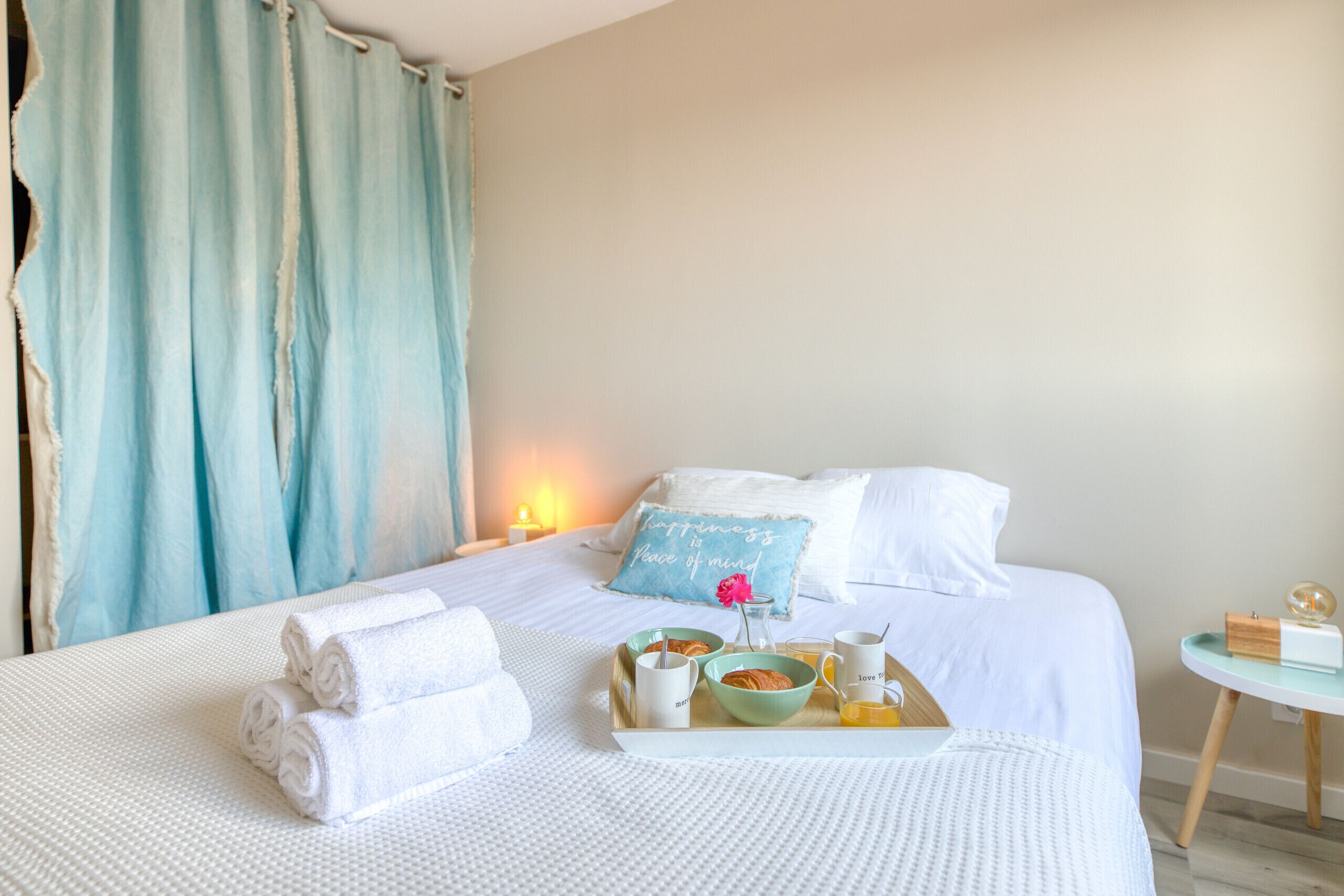 1 chambre, fer et planche à repasser, Wi-Fi gratuit, draps fournis