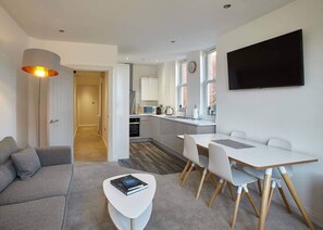 TV, offices - Host & Stay | Park View Apartment (Whitby)