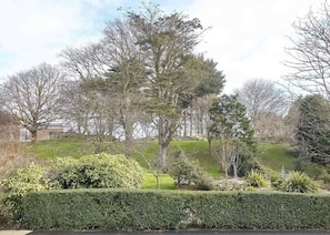 Property grounds - Host & Stay | Park View Apartment (Whitby)