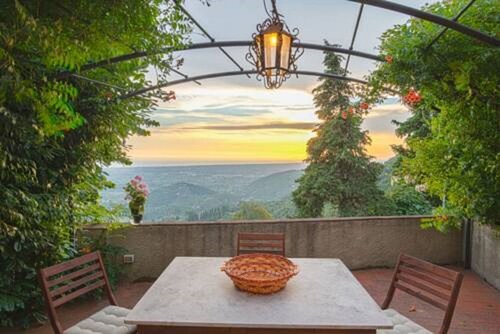 Santa Lucia Suite, apartment with lovely view over the shore