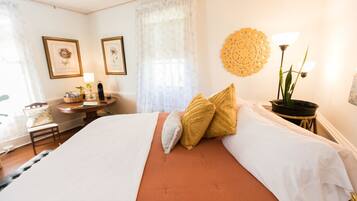 4 bedrooms, desk, iron/ironing board, free WiFi