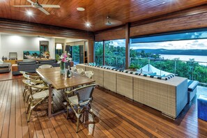 スマートテレビ、ステレオ