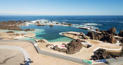 Modernes Ferienhaus mit atemberaubendem Meerblick, großzügige Terrasse