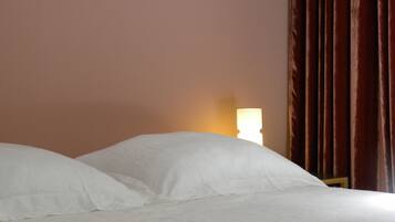 2 bedrooms, desk, soundproofing, iron/ironing board