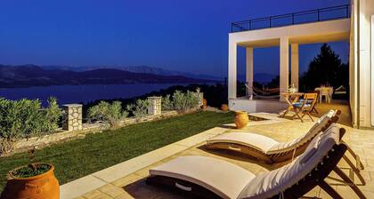 Villa Drepanou Bay - Four Bedroom Villa, Sleeps 8