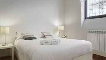 1 slaapkamer, een strijkplank/strijkijzer, gratis wifi, beddengoed