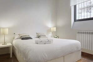 1 chambre, fer et planche Ă repasser, Wi-Fi gratuit, draps fournis