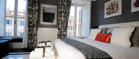 2 bedrooms, iron/ironing board, internet, bed sheets