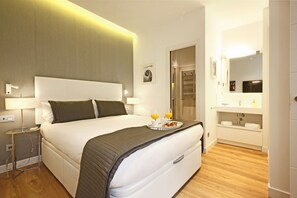 In-room safe, iron/ironing board, free WiFi, bed sheets