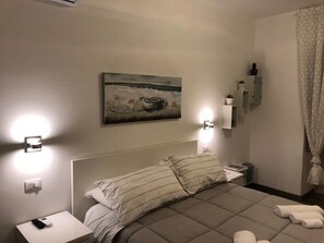 1 室のベッドルーム、WiFi、ベッドシーツ